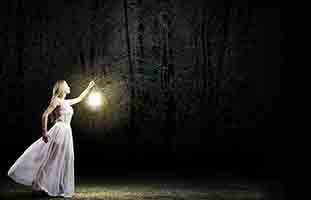 صديقتي تحب التملك وتريدني أن أغار عليها