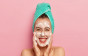 طرق تنظيف الوجه من الدهون والأوساخ حسب نوع البشرة