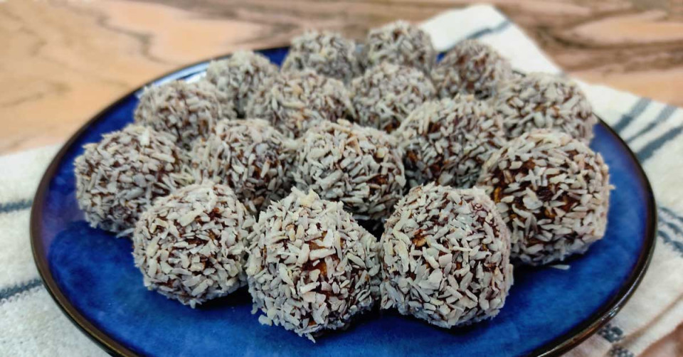 كرات الشوفان المغطاة بجوز الهند