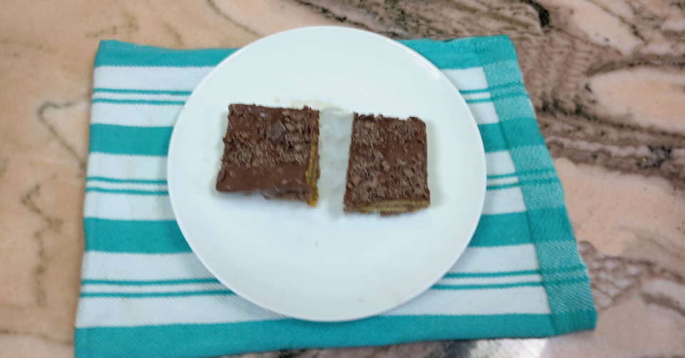 حلى البسكويت البارد بصوص الشوكولا