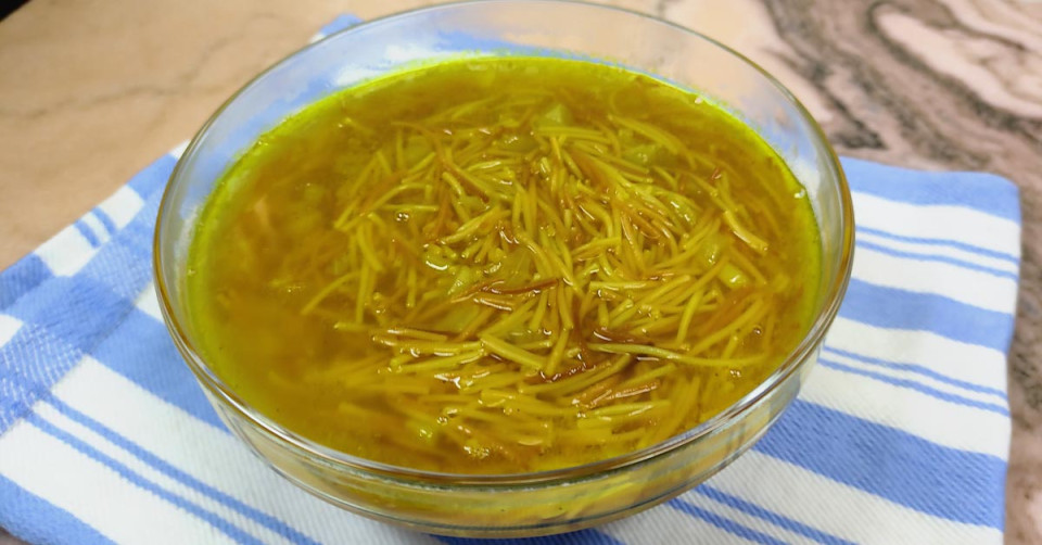 شوربة الشعيرية الخفيفة بدون لحم