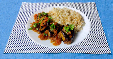 منزلة الباذنجان السورية باللحمة المفرومة مع رز