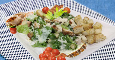 سلطة سيزر بالدجاج