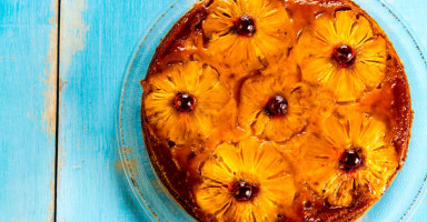 طريقة عمل كيكة الأناناس بالكراميل