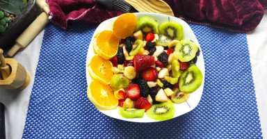 طريقة عمل سلطة الفواكه المدرسية للأطفال