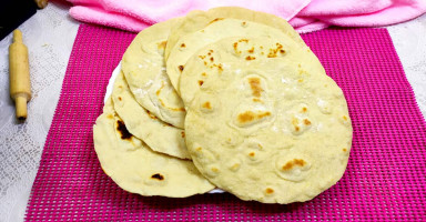 صورة خبز التورتيلا الطري بدقيق القمح