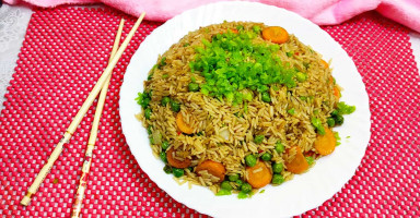 طريقة عمل الرز الصيني المقلي بالخضار