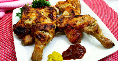 طبق دجاج التندوري المشوي بالفرن بنكهة الفحم