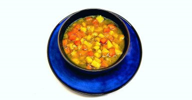 طريقة عمل شوربة الدجاج بالخضار للأطفال