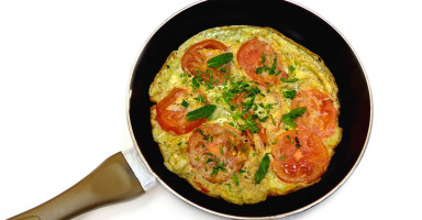 طريقة عمل البيض بالطماطم