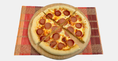 بيتزا بلحم البيبروني