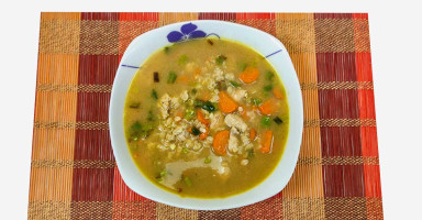 تقديم شوربة الشوفان بالدجاج