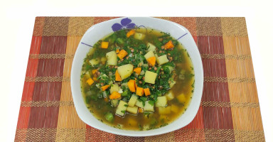 شوربة العدس بحامض اللبنانية