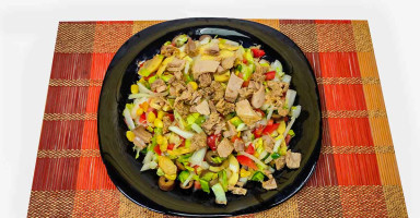 طريقة عمل سلطة التونة بالخضار