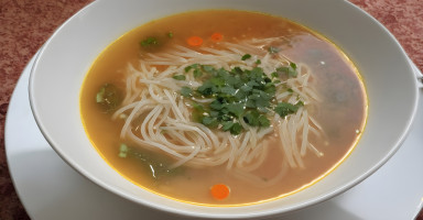 طريقة عمل شوربة الشعيرية الخفيفة